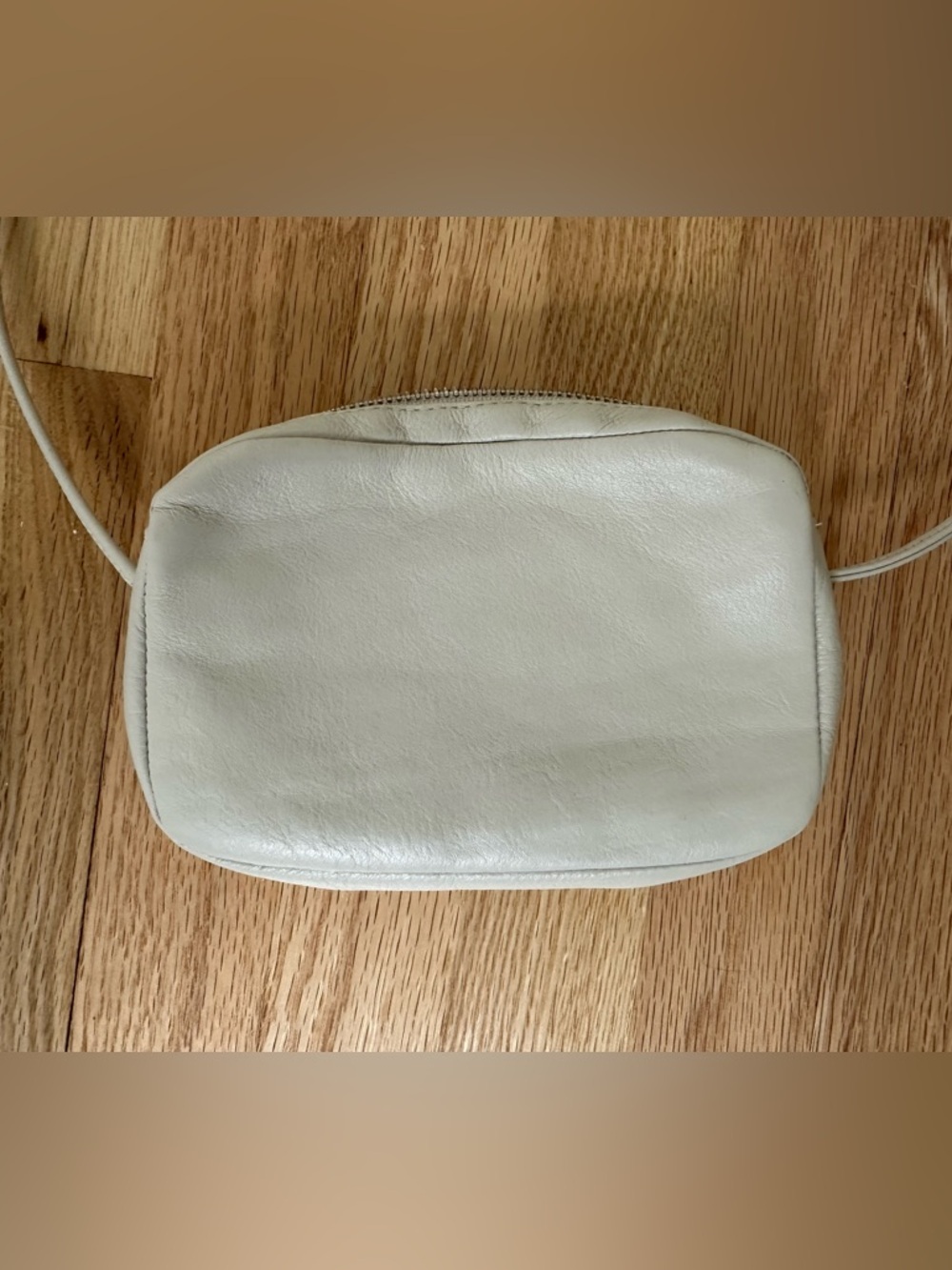BAGGU Cream Leather Small Crossbody Bag Minimalist Zip Pouch Everyday - Picture 3 of 4